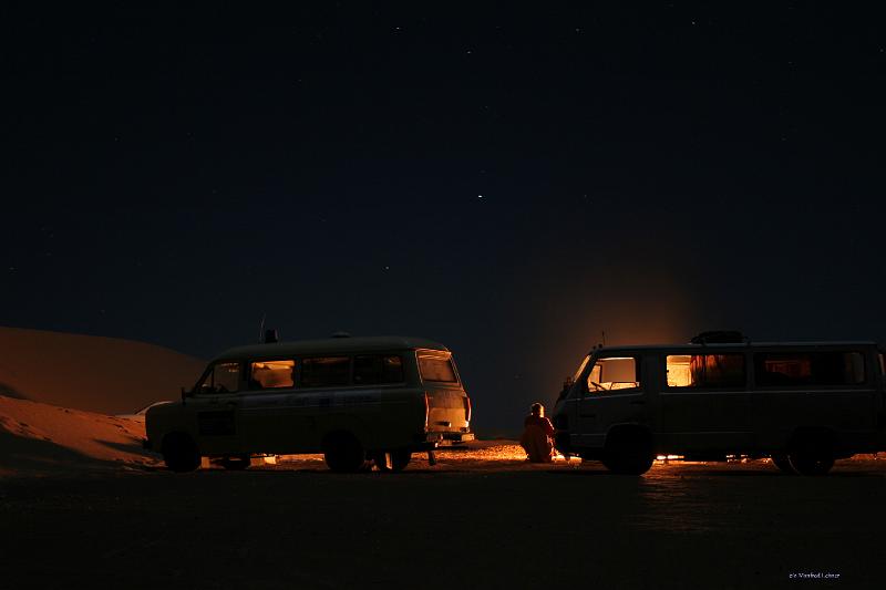 09-6614.jpg - Nachtlager in der Wüste